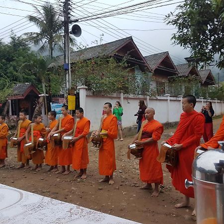 Lattanavongsa Guesthouse And Bungalows Muang Ngoi Dış mekan fotoğraf