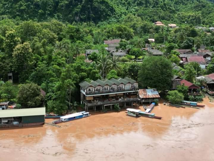 Lattanavongsa Guesthouse And Bungalows Muang Ngoi Dış mekan fotoğraf