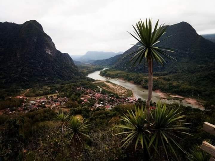 Lattanavongsa Guesthouse And Bungalows Muang Ngoi Dış mekan fotoğraf