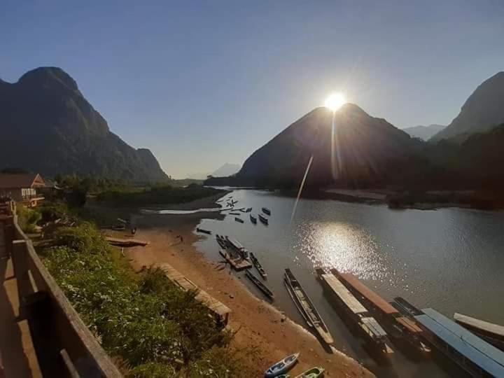 Lattanavongsa Guesthouse And Bungalows Muang Ngoi Dış mekan fotoğraf