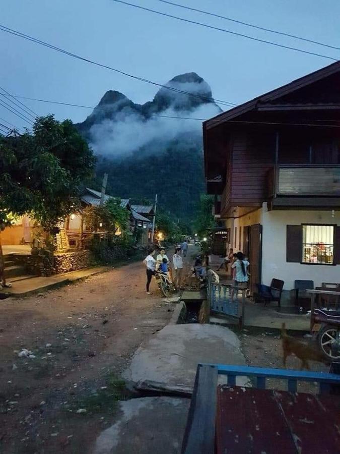 Lattanavongsa Guesthouse And Bungalows Muang Ngoi Dış mekan fotoğraf
