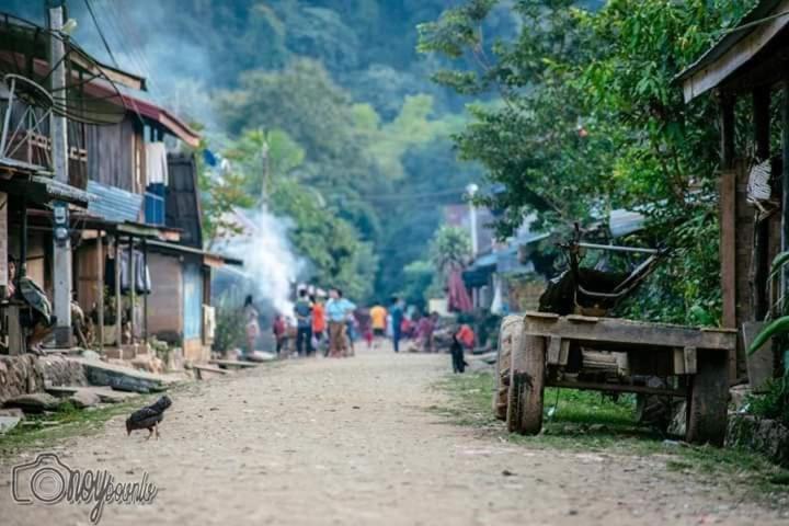 Lattanavongsa Guesthouse And Bungalows Muang Ngoi Dış mekan fotoğraf