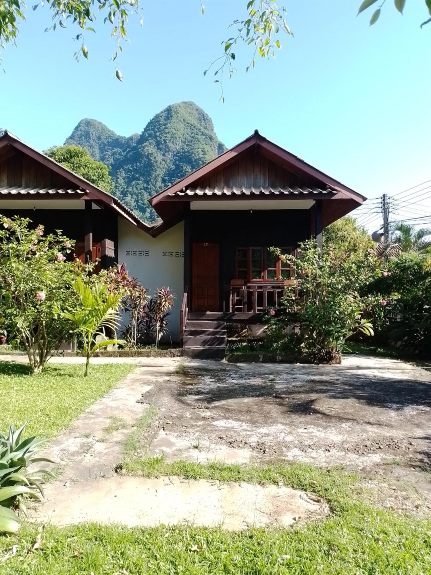 Lattanavongsa Guesthouse And Bungalows Muang Ngoi Dış mekan fotoğraf