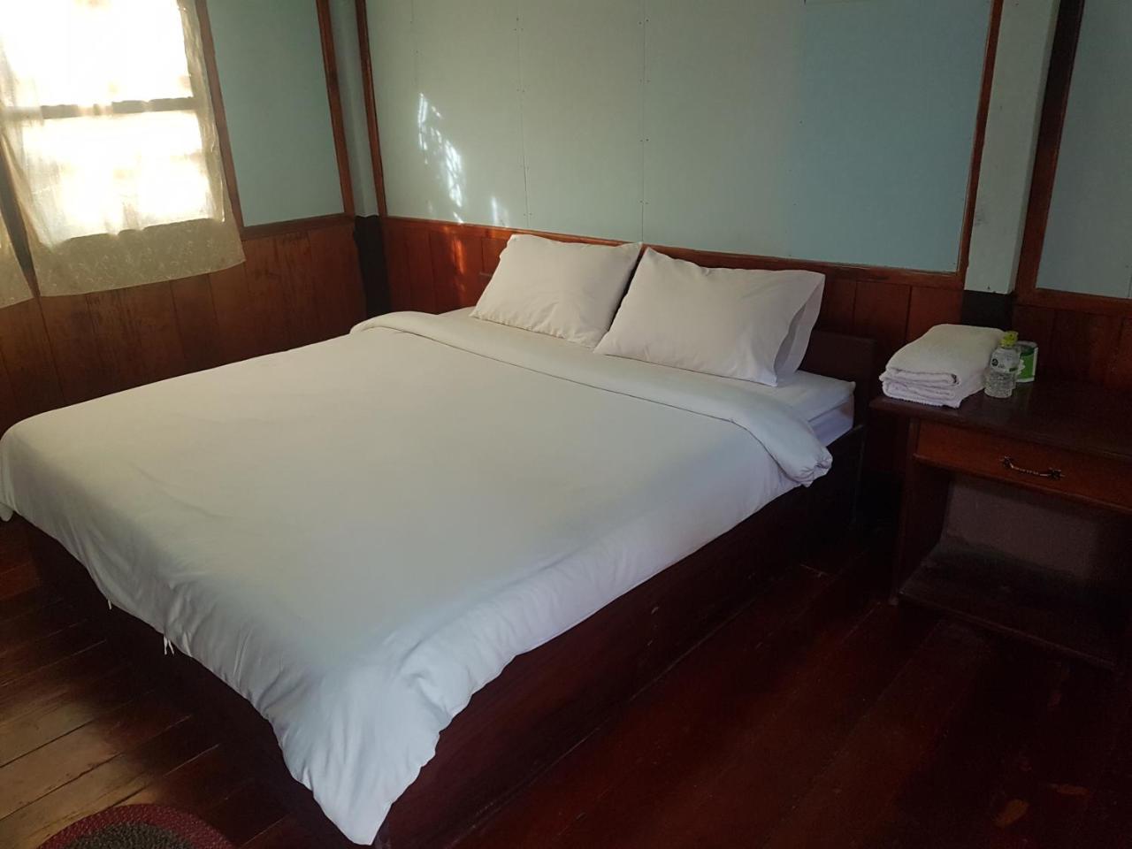 Lattanavongsa Guesthouse And Bungalows Muang Ngoi Dış mekan fotoğraf