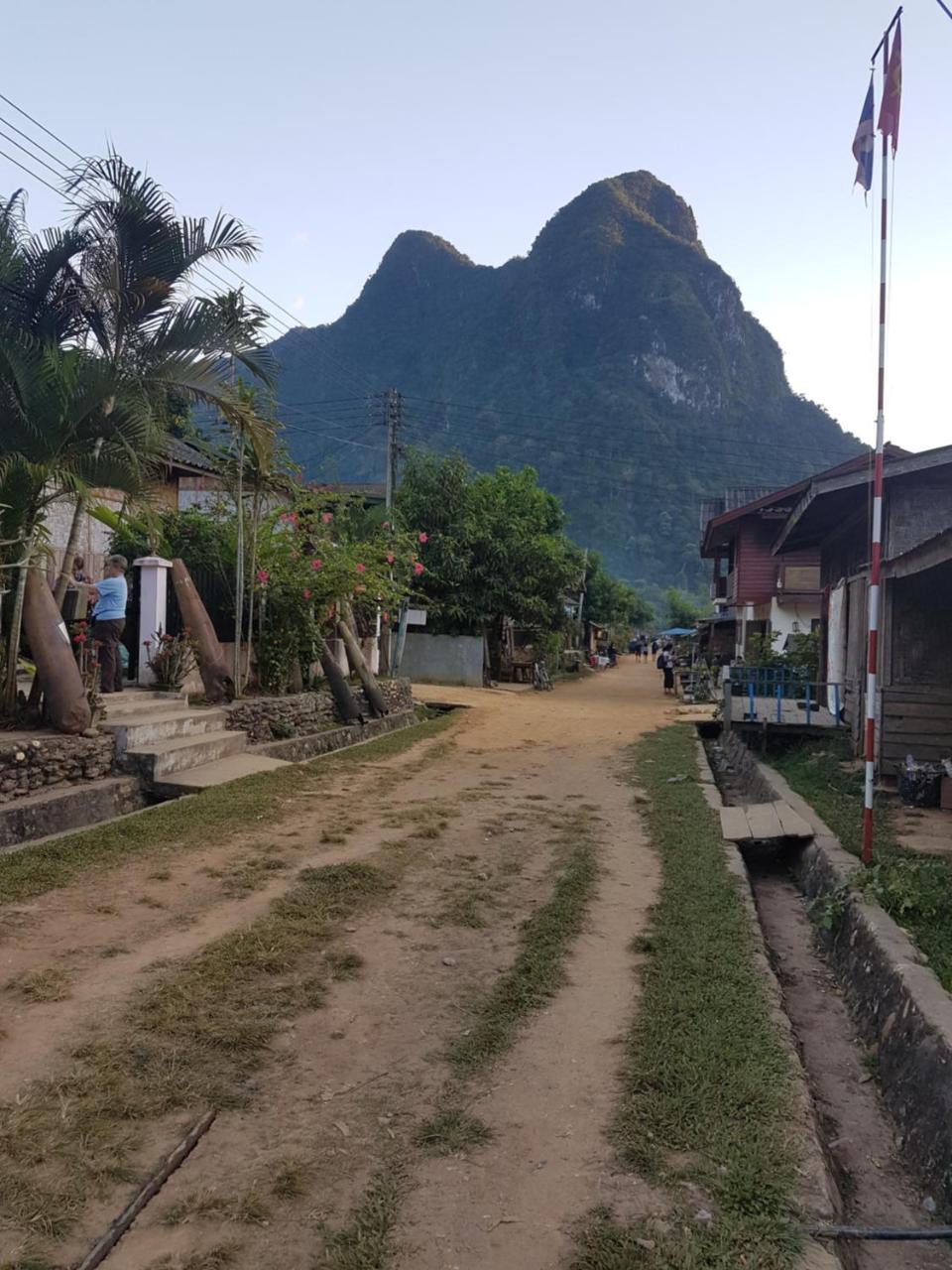 Lattanavongsa Guesthouse And Bungalows Muang Ngoi Dış mekan fotoğraf