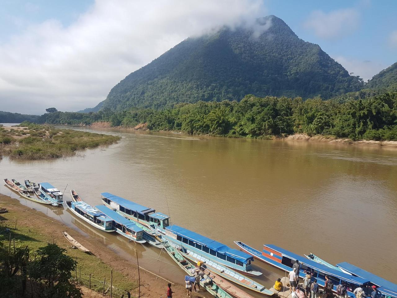 Lattanavongsa Guesthouse And Bungalows Muang Ngoi Dış mekan fotoğraf