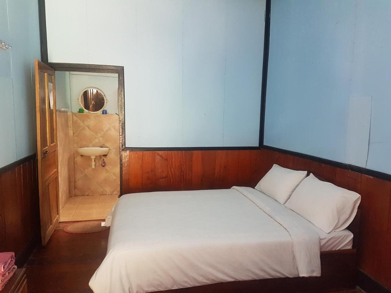 Lattanavongsa Guesthouse And Bungalows Muang Ngoi Dış mekan fotoğraf