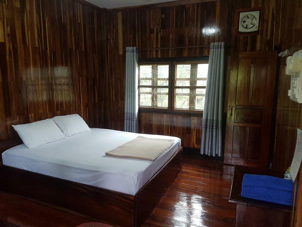 Lattanavongsa Guesthouse And Bungalows Muang Ngoi Dış mekan fotoğraf